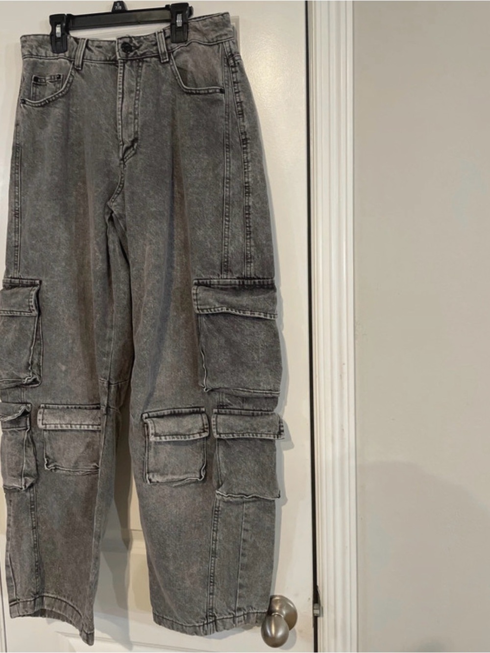Women’s Gray Cargo Pants with Multiple Pockets